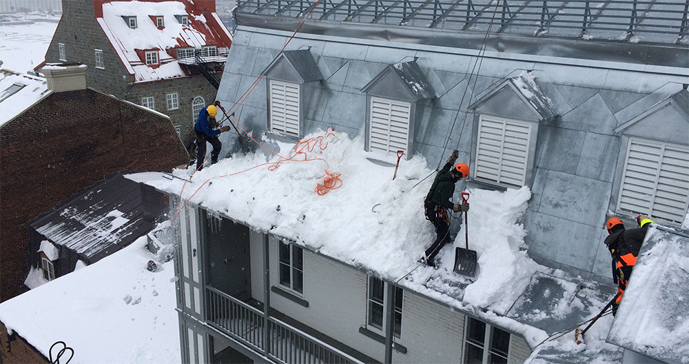 Le déneigement des toitures - Société d'habitation du Québec